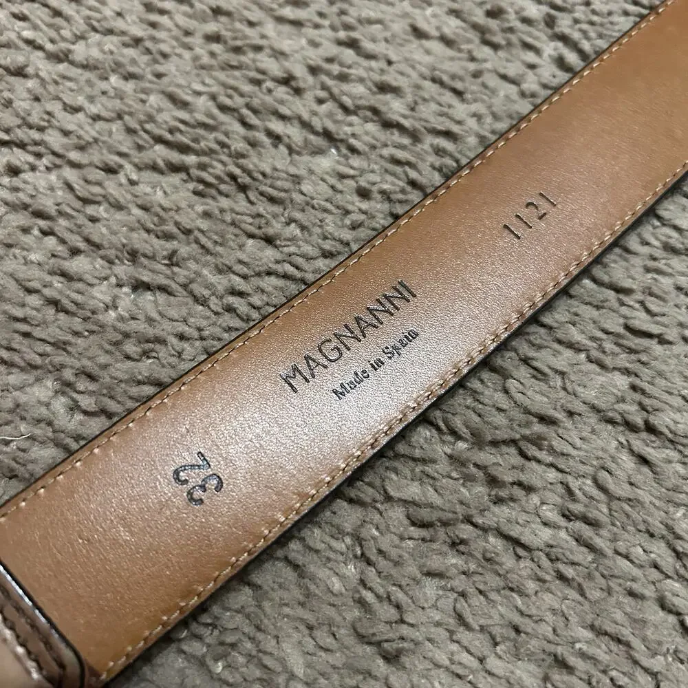 Magnanni carbon leather